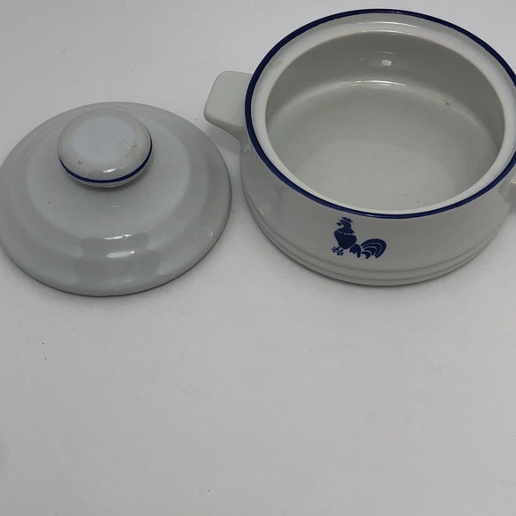 Country Blue IH Rooster 5” Casserole Dish w/Lid - Picture 3 of 8